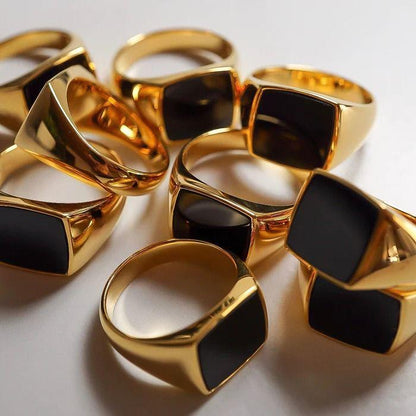 GRACE ONYX RING